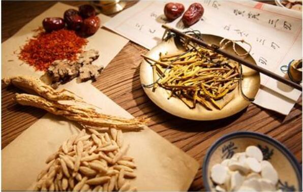 我國(guó)中藥材產(chǎn)業(yè)發(fā)展迅速，正向規(guī)?；?，標(biāo)準(zhǔn)化轉(zhuǎn)變