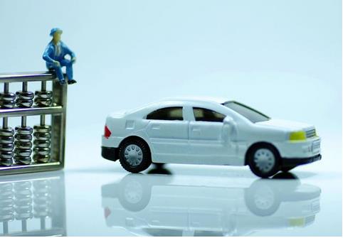 我國(guó)機(jī)動(dòng)車(chē)數(shù)量的不斷增加，使得車(chē)險(xiǎn)市場(chǎng)規(guī)模不斷擴(kuò)大?