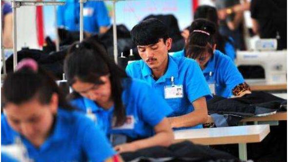 2018年，新疆促進(jìn)47.58萬城鎮(zhèn)人口實現(xiàn)就業(yè)，城鎮(zhèn)登記失業(yè)率控制在3.3%???