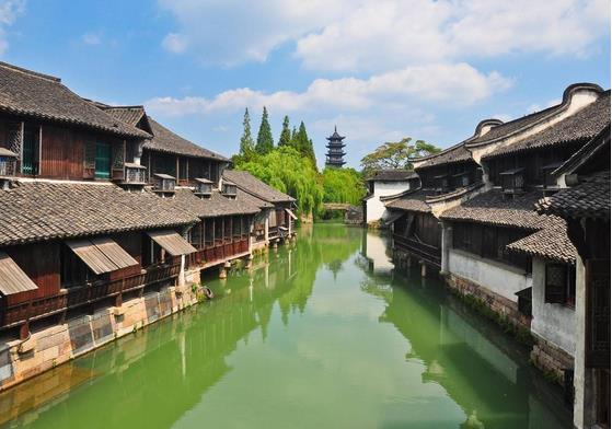 2019年旅游人數(shù)仍處增長(zhǎng)態(tài)勢(shì)，將達(dá)60.6億人次，各地紛紛出臺(tái)新一輪文化旅游規(guī)劃??